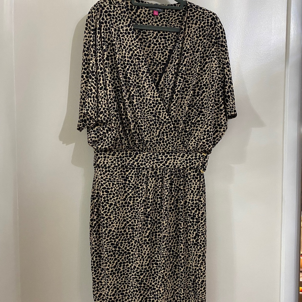Vince Camuto Sz 10 Leopard Short Sleeve dress